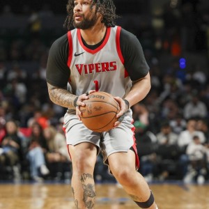 保利体育-媒体人：山西男篮签下前火箭后卫戴申·尼克斯！